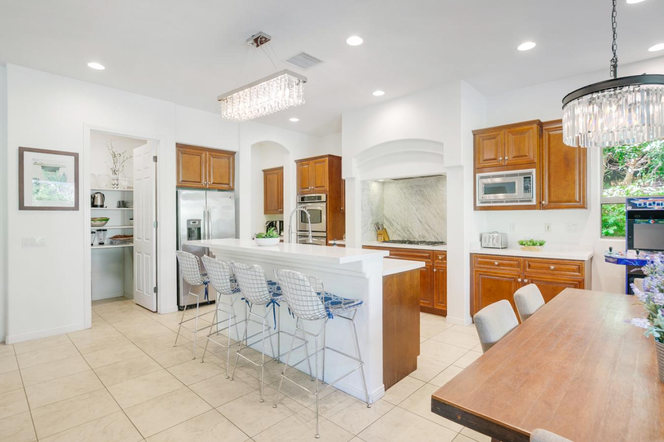 Indio, Riverside, 92201, United States, 7 Bedrooms Bedrooms, ,4 BathroomsBathrooms,Residential,For Sale,1905236