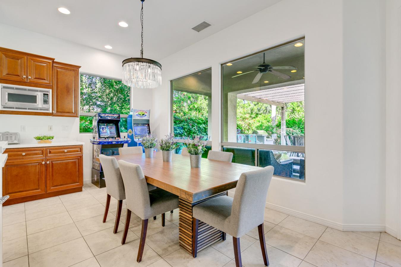 Indio, Riverside, 92201, United States, 7 Bedrooms Bedrooms, ,4 BathroomsBathrooms,Residential,For Sale,1905236