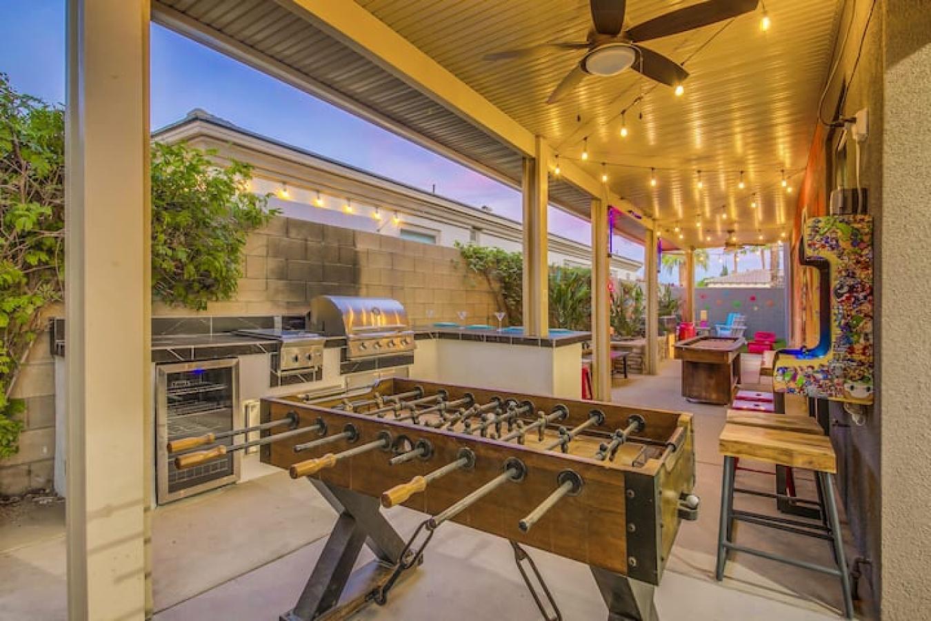 Indio, Riverside, 92201, United States, 6 Bedrooms Bedrooms, ,4 BathroomsBathrooms,Residential,For Sale,1905235