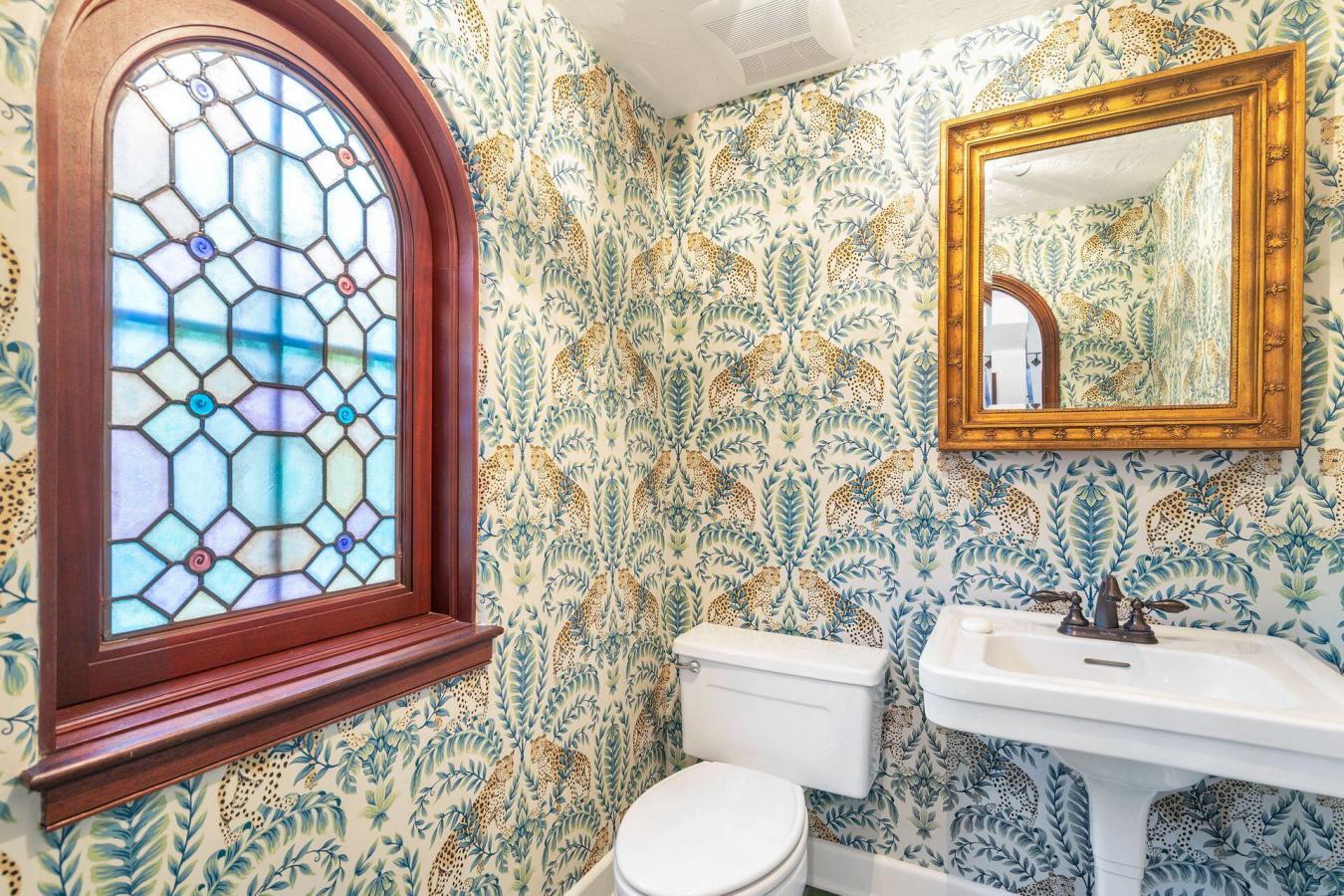 Palm Beach, Florida, 33480, United States, 5 Bedrooms Bedrooms, ,5 BathroomsBathrooms,Residential,For Sale,1905232