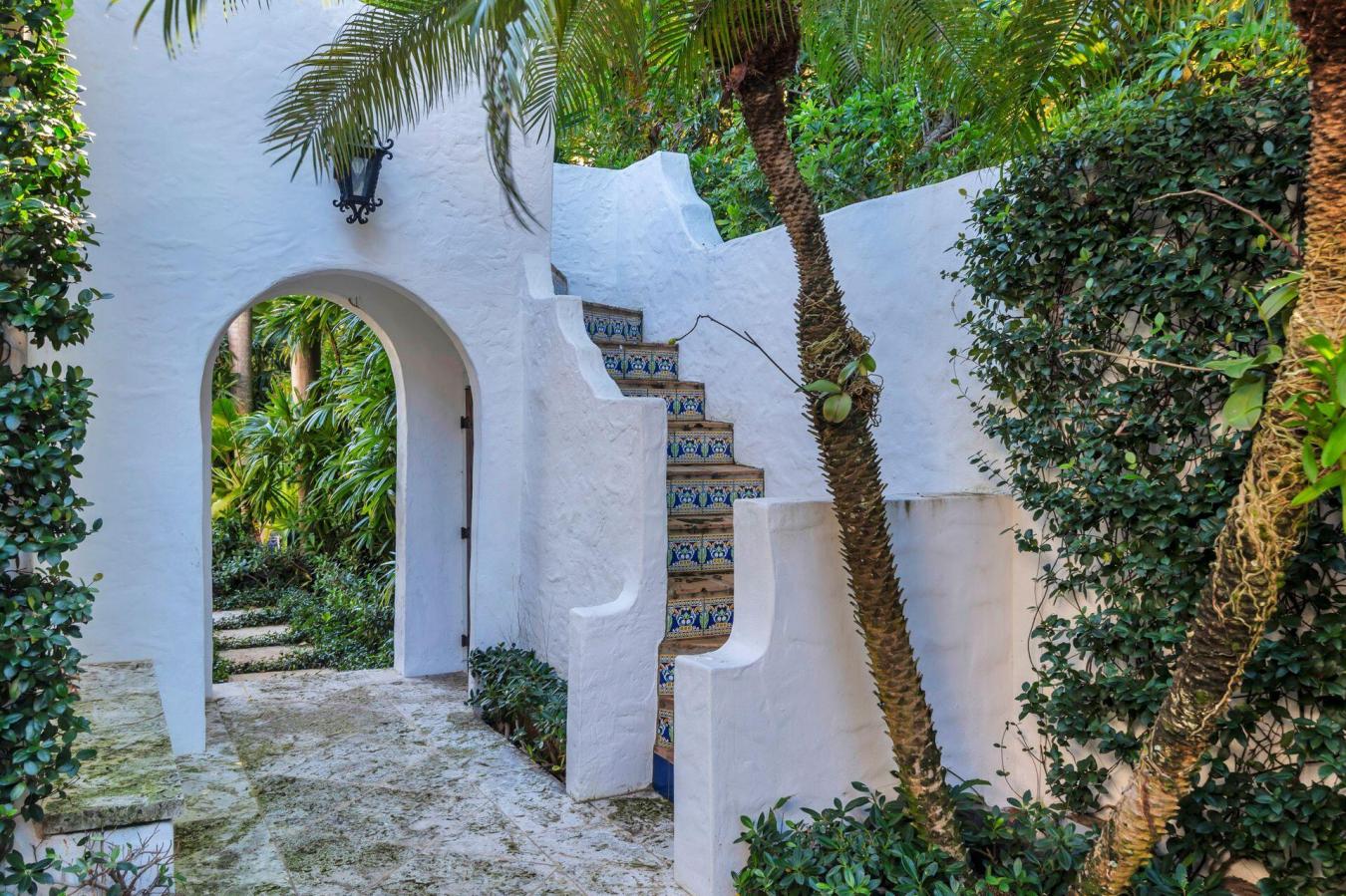 Palm Beach, Florida, 33480, United States, 5 Bedrooms Bedrooms, ,5 BathroomsBathrooms,Residential,For Sale,1905232