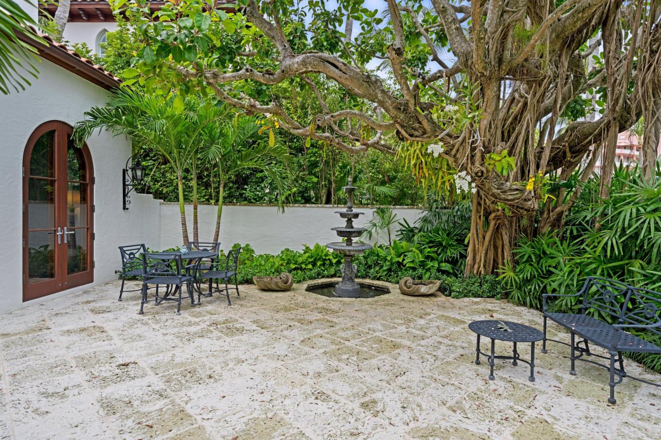 Palm Beach, Florida, 33480, United States, 5 Bedrooms Bedrooms, ,5 BathroomsBathrooms,Residential,For Sale,1905232