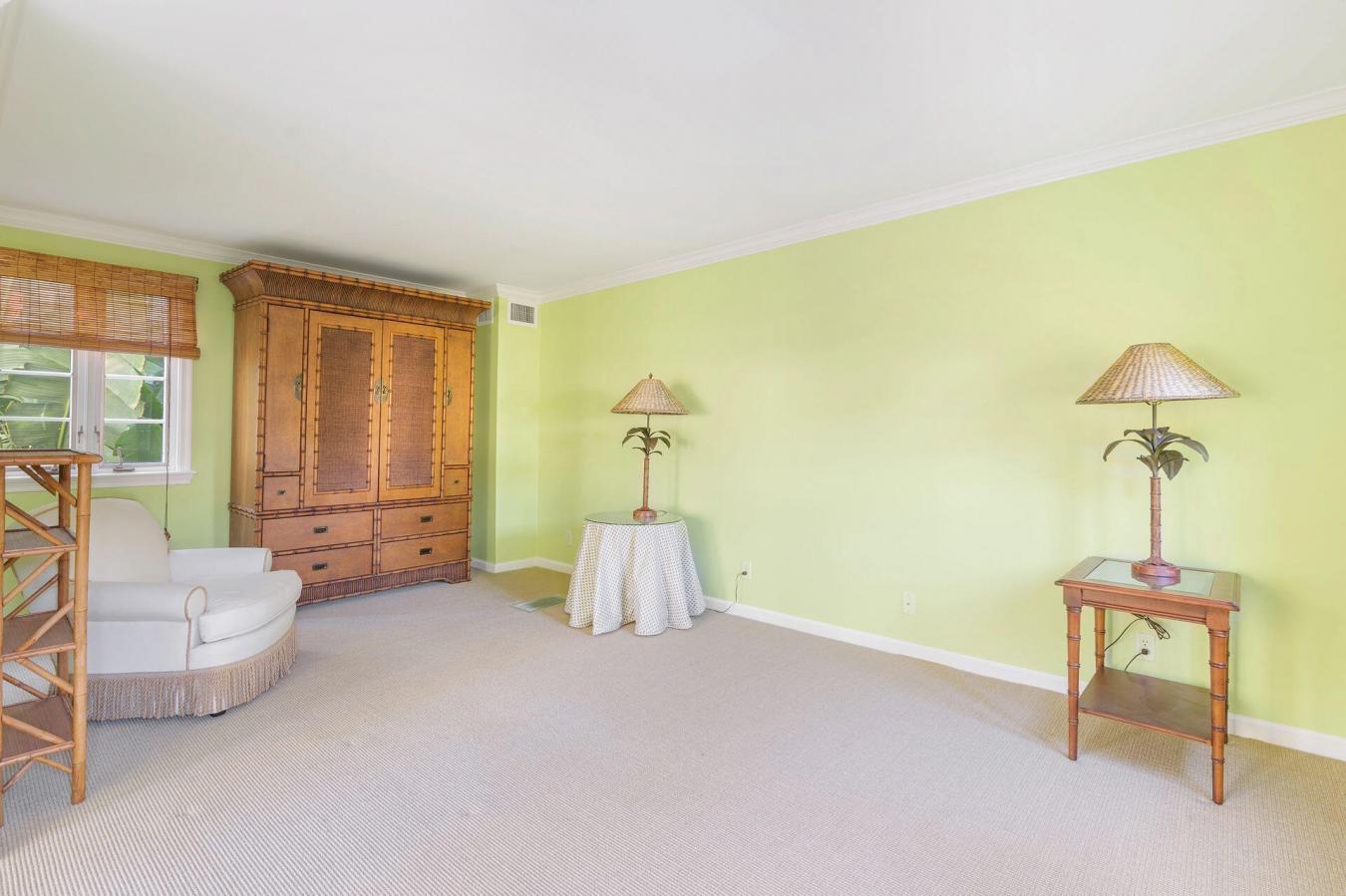 Palm Beach, Florida, 33480, United States, 5 Bedrooms Bedrooms, ,5 BathroomsBathrooms,Residential,For Sale,1905232