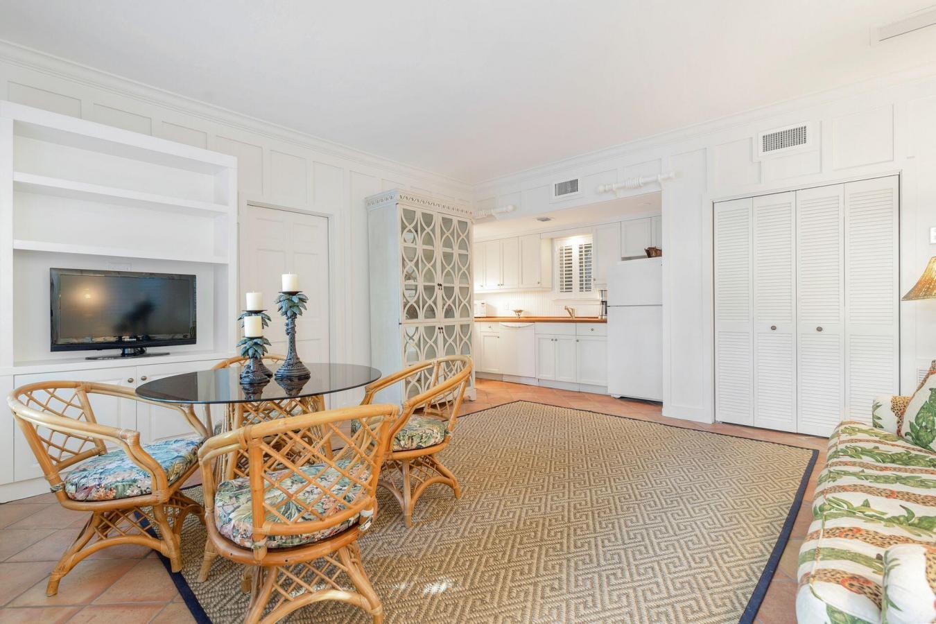 Palm Beach, Florida, 33480, United States, 5 Bedrooms Bedrooms, ,5 BathroomsBathrooms,Residential,For Sale,1905232