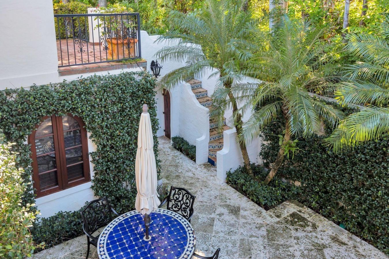 Palm Beach, Florida, 33480, United States, 5 Bedrooms Bedrooms, ,5 BathroomsBathrooms,Residential,For Sale,1905232