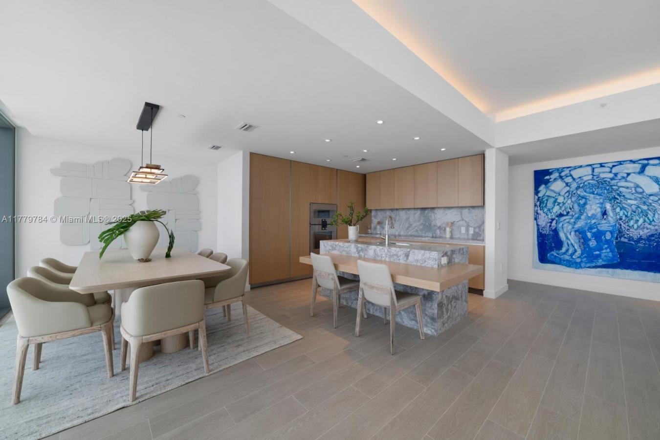 Miami Beach, Florida, 33139, United States, 3 Bedrooms Bedrooms, ,3 BathroomsBathrooms,Residential,For Sale,1905440