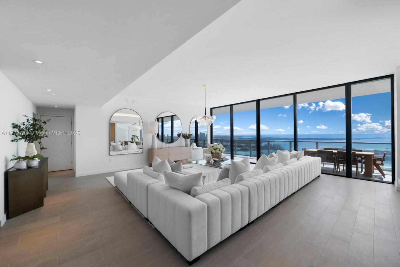 Miami Beach, Florida, 33139, United States, 3 Bedrooms Bedrooms, ,3 BathroomsBathrooms,Residential,For Sale,1905440