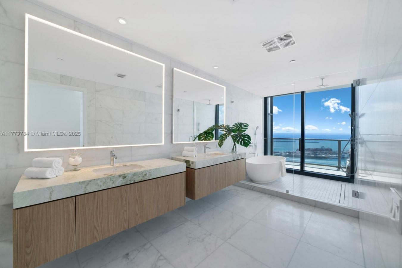 Miami Beach, Florida, 33139, United States, 3 Bedrooms Bedrooms, ,3 BathroomsBathrooms,Residential,For Sale,1905440