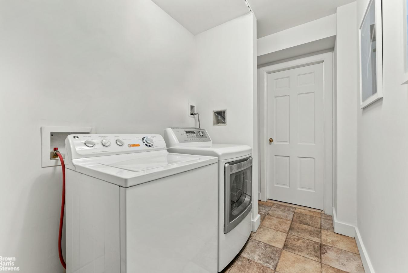 Murray Hill, New York, 10016, United States, 5 Bedrooms Bedrooms, ,4 BathroomsBathrooms,Residential,For Sale,1905231