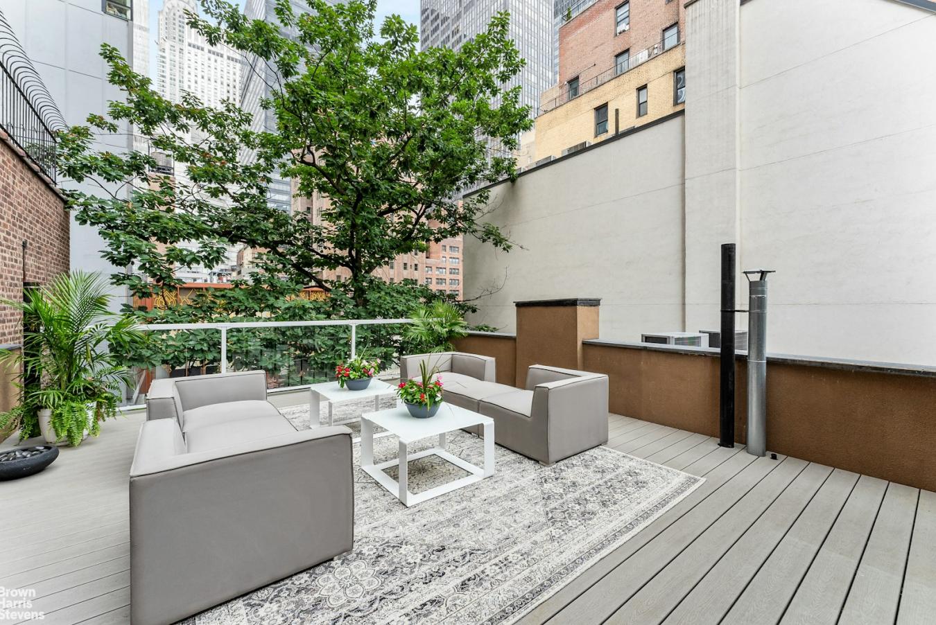 Murray Hill, New York, 10016, United States, 5 Bedrooms Bedrooms, ,4 BathroomsBathrooms,Residential,For Sale,1905231