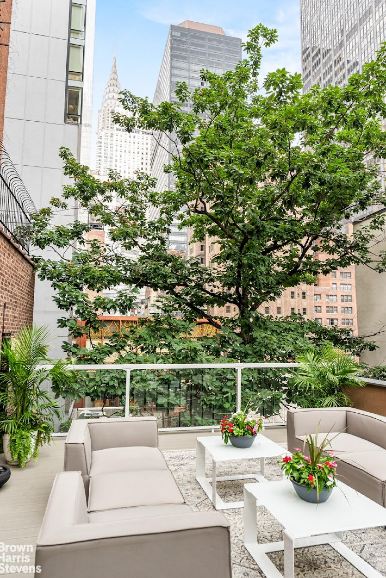 Murray Hill, New York, 10016, United States, 5 Bedrooms Bedrooms, ,4 BathroomsBathrooms,Residential,For Sale,1905231