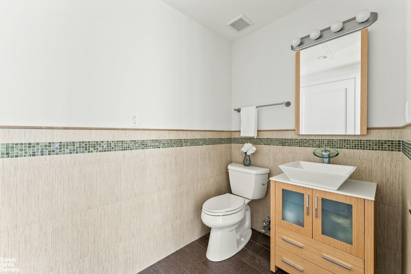 Murray Hill, New York, 10016, United States, 5 Bedrooms Bedrooms, ,4 BathroomsBathrooms,Residential,For Sale,1905231