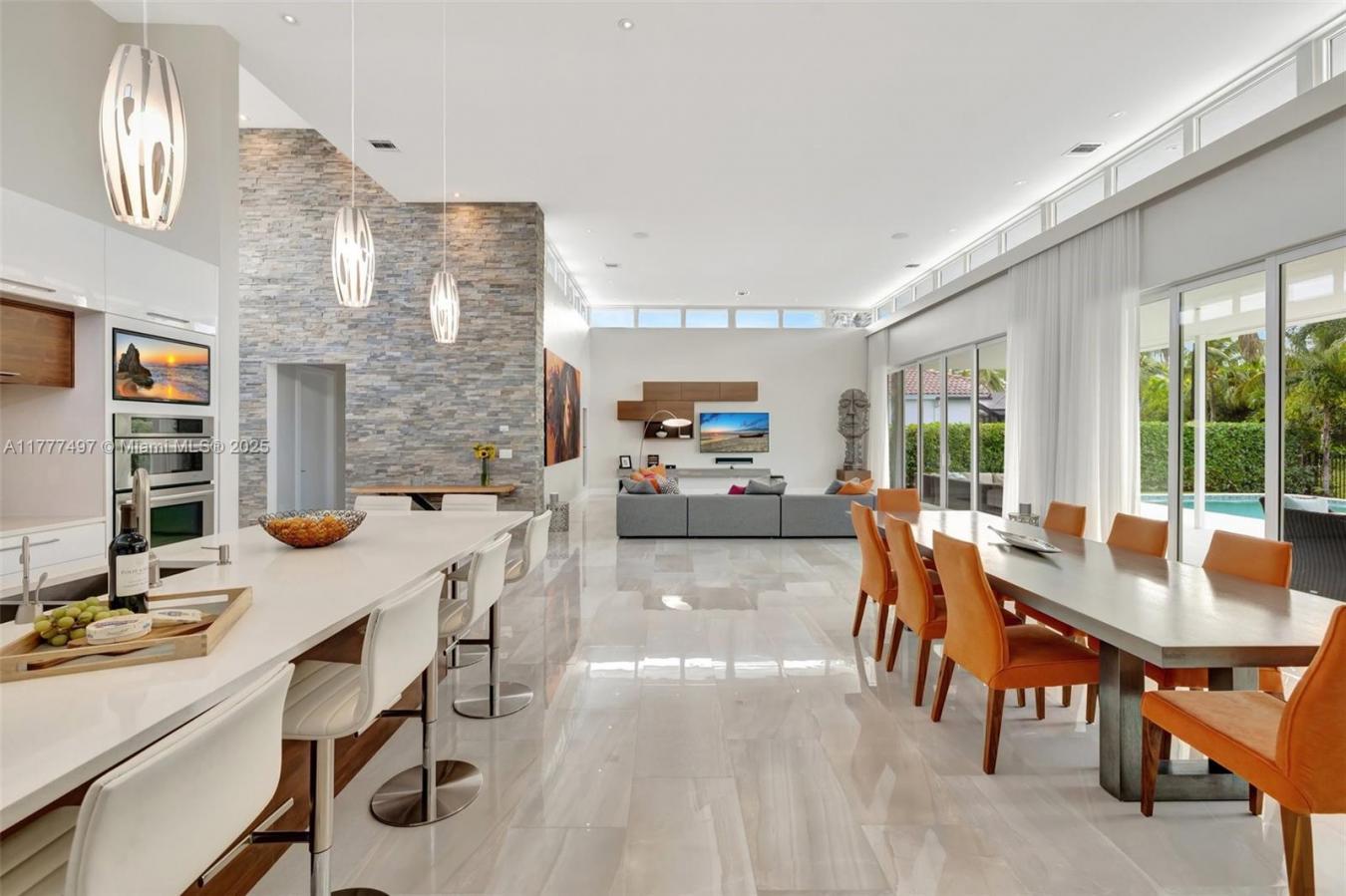 Hallandale, Florida, 33009, United States, 5 Bedrooms Bedrooms, ,5 BathroomsBathrooms,Residential,For Sale,1905439