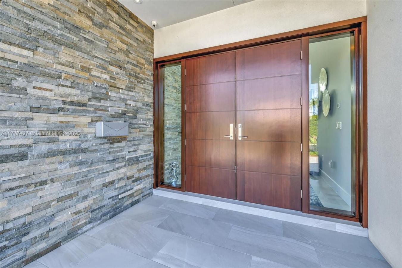 Hallandale, Florida, 33009, United States, 5 Bedrooms Bedrooms, ,5 BathroomsBathrooms,Residential,For Sale,1905439