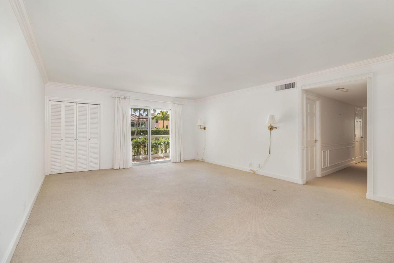 Palm Beach, Florida, 33480, United States, 3 Bedrooms Bedrooms, ,2 BathroomsBathrooms,Residential,For Sale,1905229