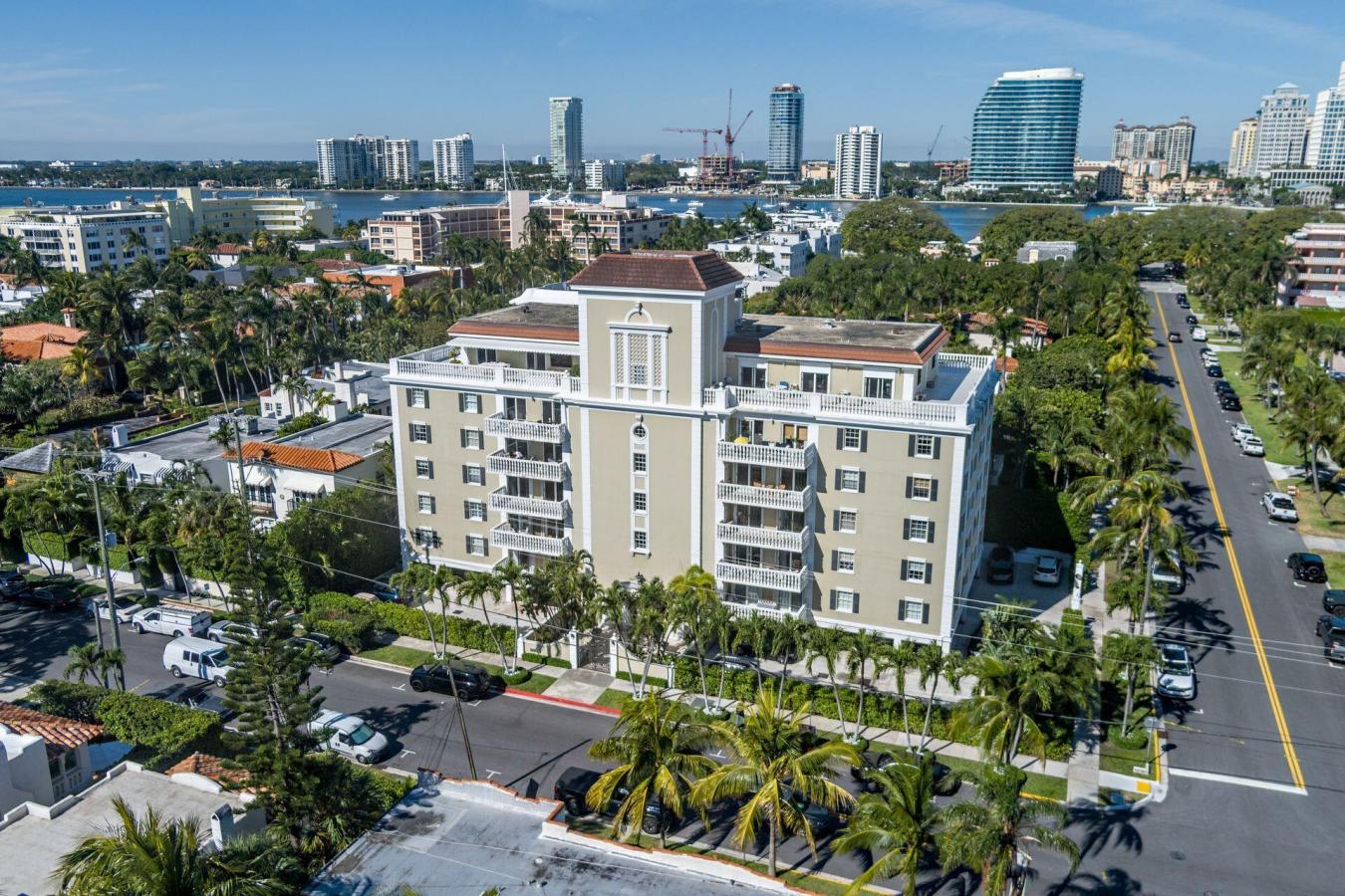 Palm Beach, Florida, 33480, United States, 3 Bedrooms Bedrooms, ,2 BathroomsBathrooms,Residential,For Sale,1905229