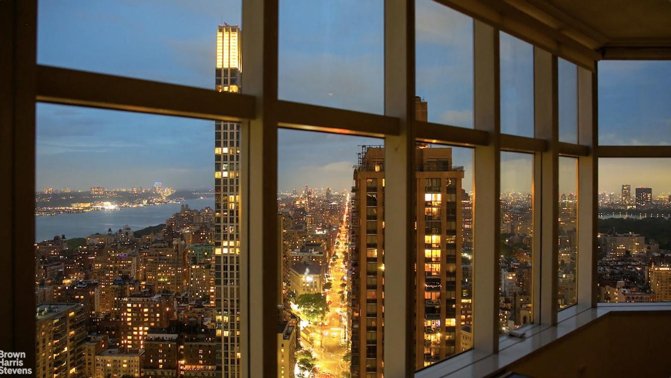 New York, New York, 10023, United States, 2 Bedrooms Bedrooms, ,2 BathroomsBathrooms,Residential,For Sale,1905228