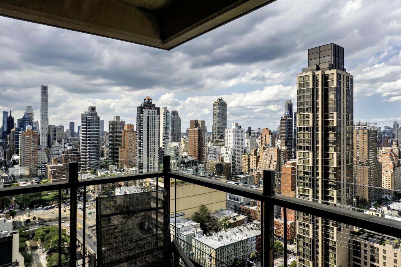 New York, New York, 10022, United States, 3 Bedrooms Bedrooms, ,3 BathroomsBathrooms,Residential,For Sale,1905226