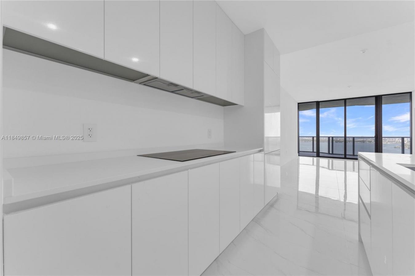 Miami, Florida, 33137, United States, 2 Bedrooms Bedrooms, ,3 BathroomsBathrooms,Residential,For Sale,1905438
