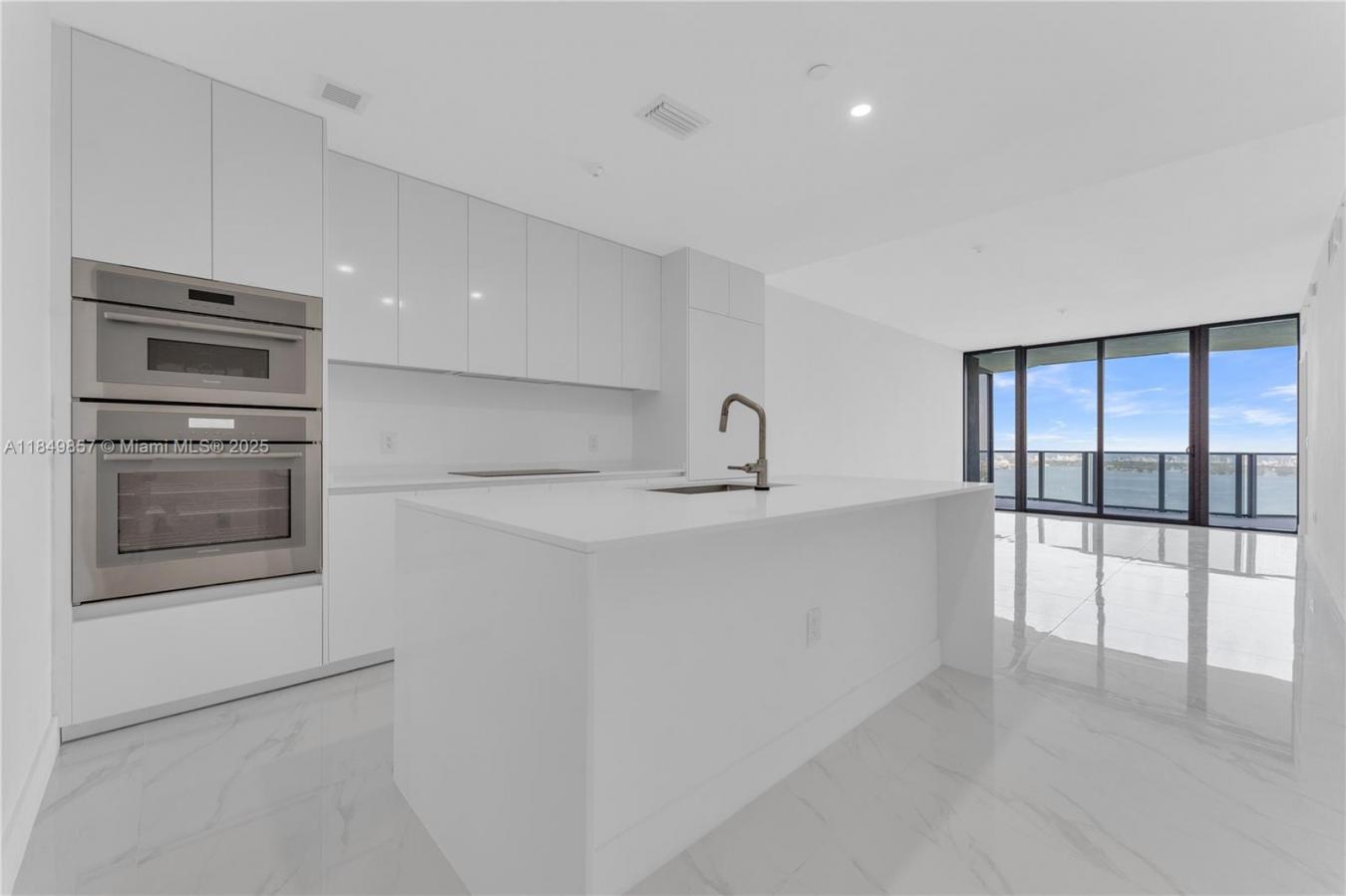 Miami, Florida, 33137, United States, 2 Bedrooms Bedrooms, ,3 BathroomsBathrooms,Residential,For Sale,1905438