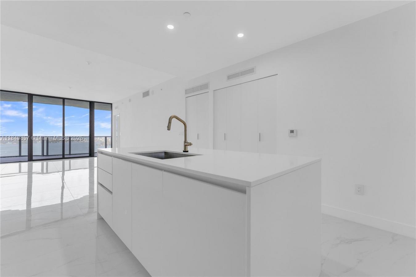 Miami, Florida, 33137, United States, 2 Bedrooms Bedrooms, ,3 BathroomsBathrooms,Residential,For Sale,1905438