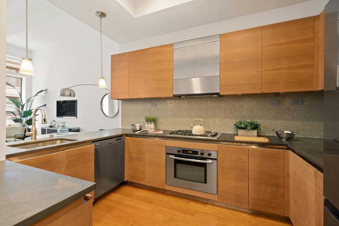 Flatiron, New York, 10010, United States, 1 Bedroom Bedrooms, ,2 BathroomsBathrooms,Residential,For Sale,1952725