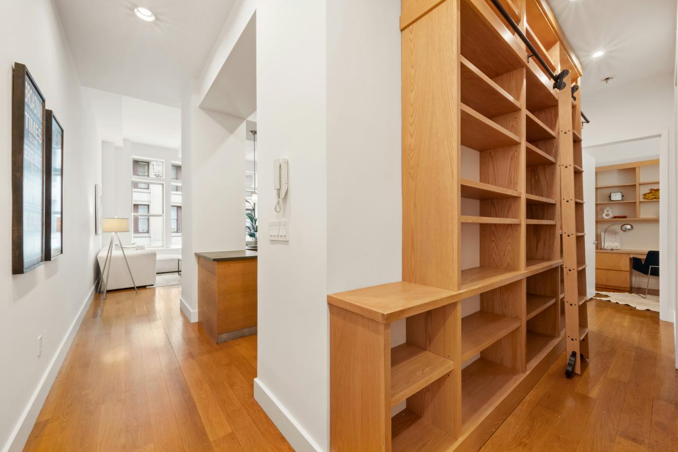 Flatiron, New York, 10010, United States, 1 Bedroom Bedrooms, ,2 BathroomsBathrooms,Residential,For Sale,1952725