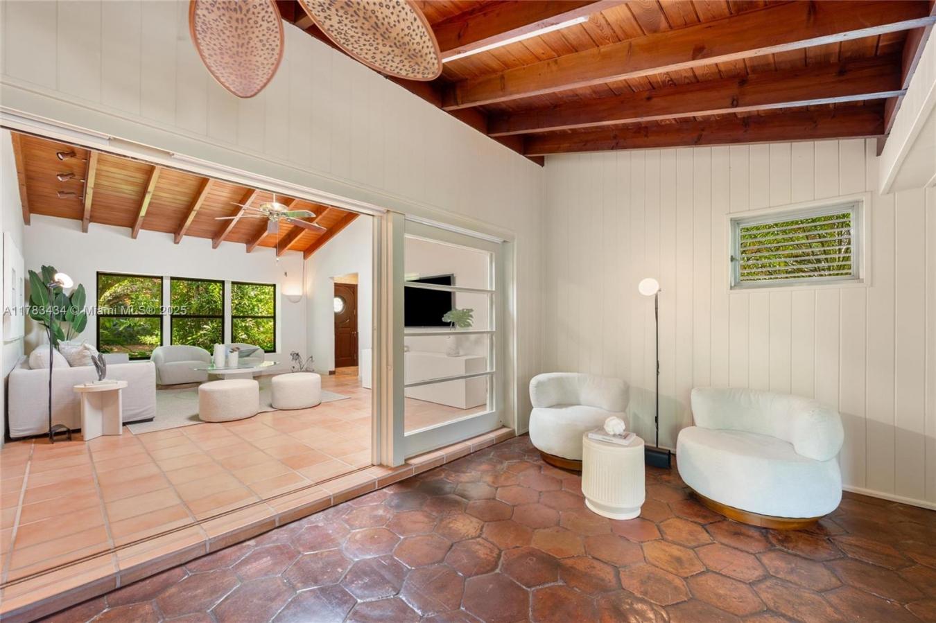 Coral Gables, Florida, 33146, United States, 2 Bedrooms Bedrooms, ,3 BathroomsBathrooms,Residential,For Sale,1934139