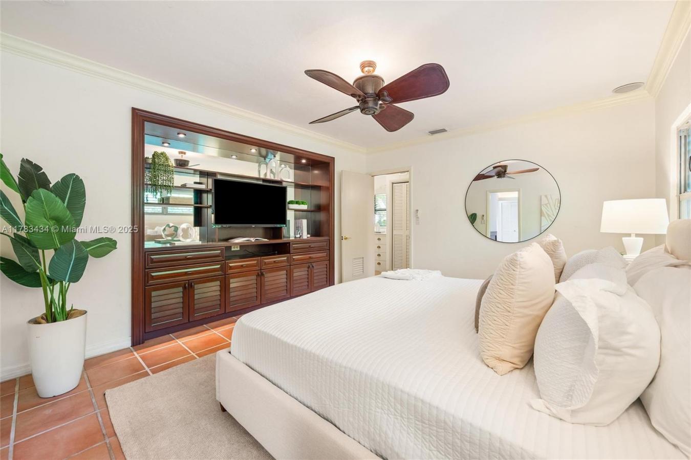 Coral Gables, Florida, 33146, United States, 2 Bedrooms Bedrooms, ,3 BathroomsBathrooms,Residential,For Sale,1934139