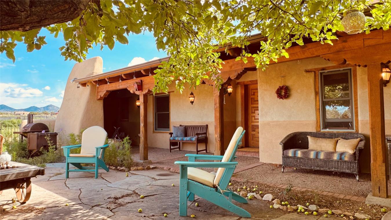 Santa Fe, Santa Fe, 87508, United States, 4 Bedrooms Bedrooms, ,3 BathroomsBathrooms,Residential,For Sale,1907936