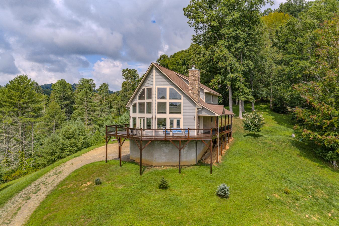 Burnsville, Yancey, 28714, United States, 3 Bedrooms Bedrooms, ,2 BathroomsBathrooms,Residential,For Sale,1907934