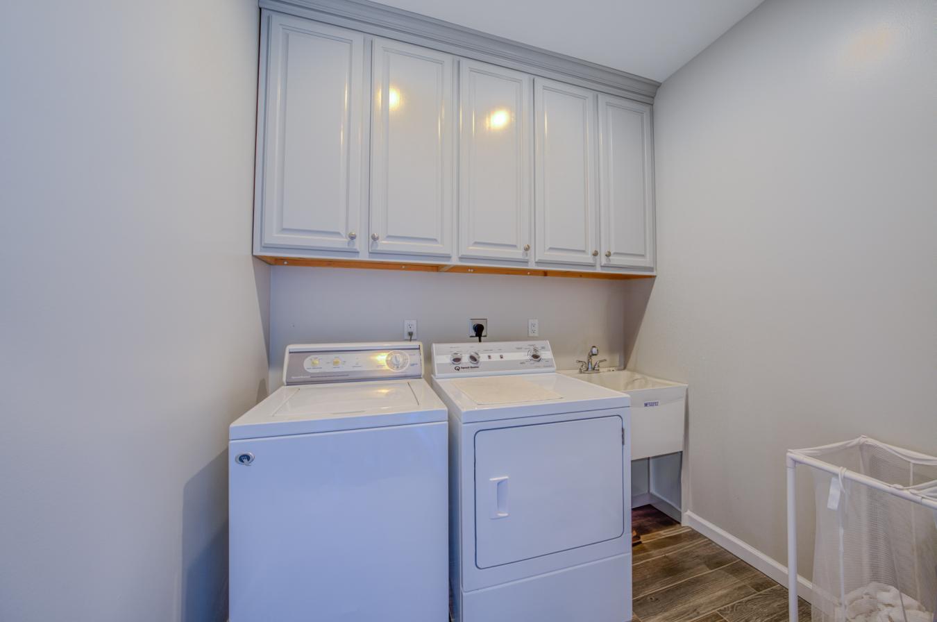 Burnsville, Yancey, 28714, United States, 3 Bedrooms Bedrooms, ,2 BathroomsBathrooms,Residential,For Sale,1907934