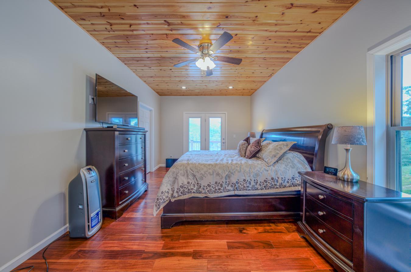 Burnsville, Yancey, 28714, United States, 3 Bedrooms Bedrooms, ,2 BathroomsBathrooms,Residential,For Sale,1907934
