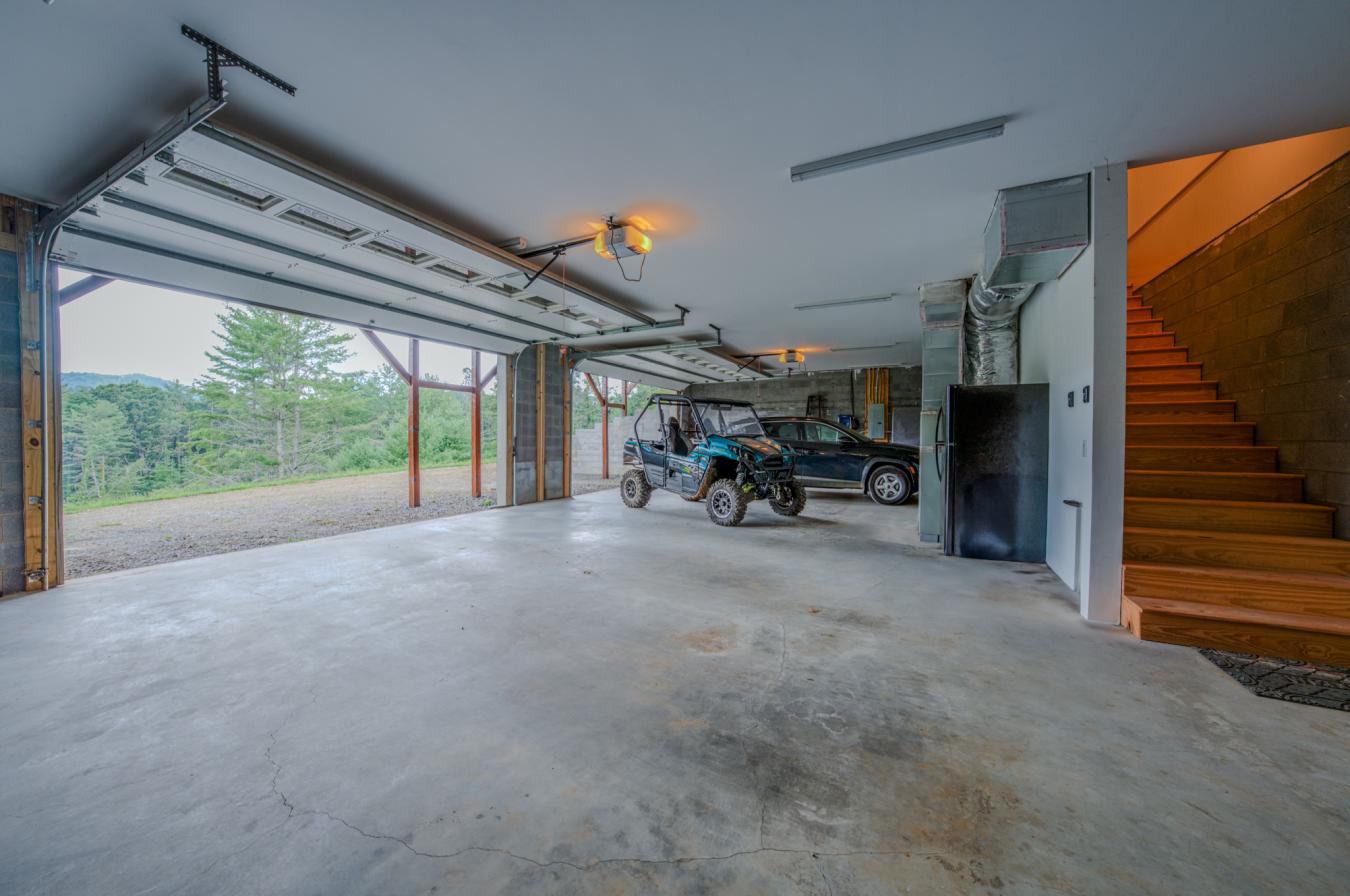 Burnsville, Yancey, 28714, United States, 3 Bedrooms Bedrooms, ,2 BathroomsBathrooms,Residential,For Sale,1907934