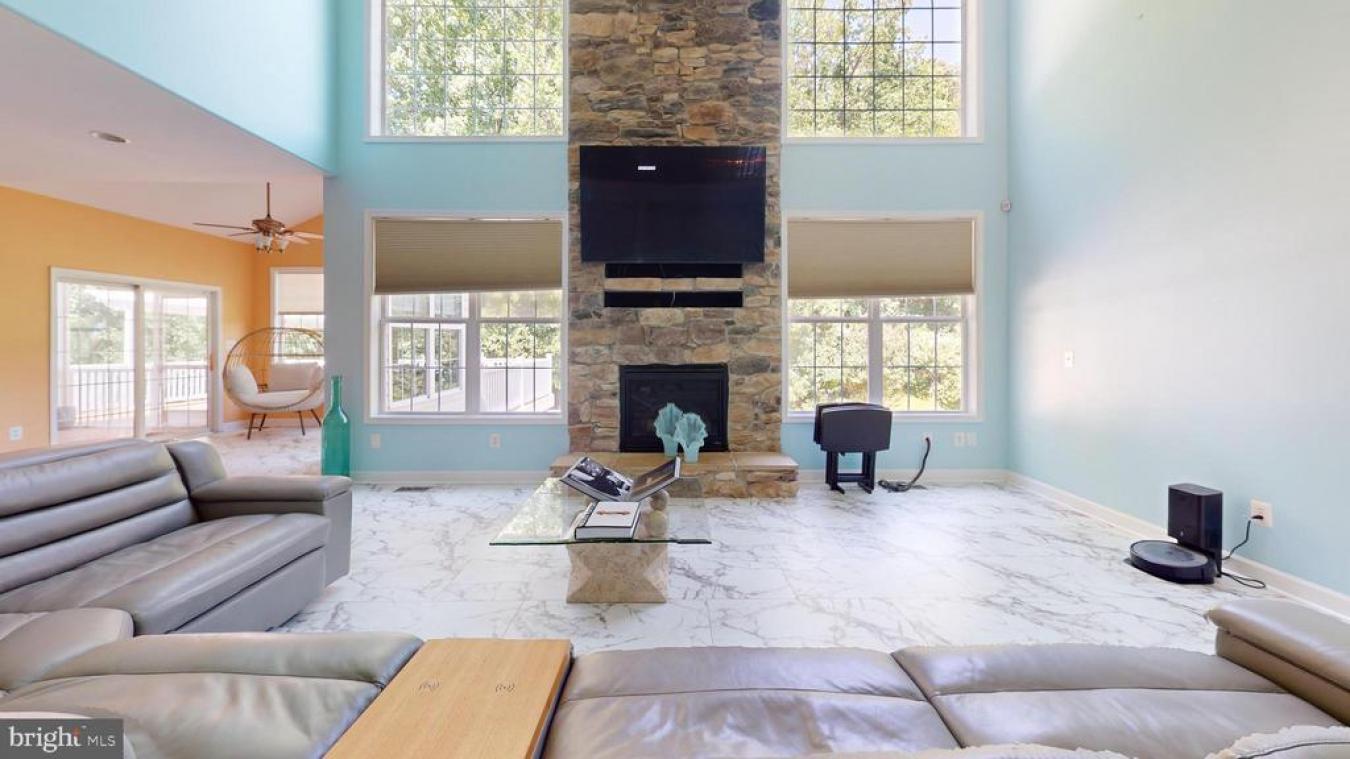 LA PLATA, CHARLES, 20646, United States, 6 Bedrooms Bedrooms, ,5 BathroomsBathrooms,Residential,For Sale,1907933