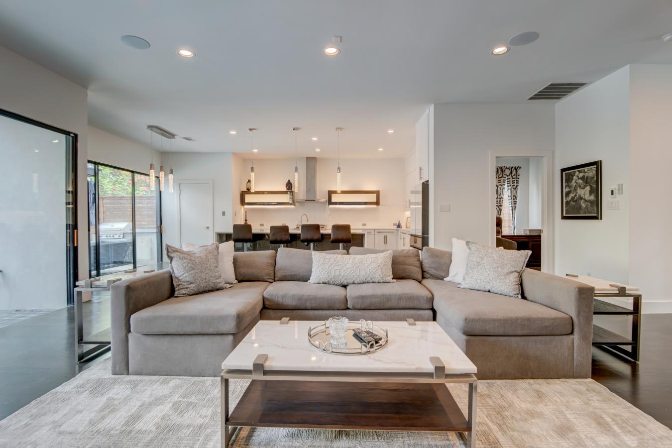 Dallas, Dallas, 75206, United States, 4 Bedrooms Bedrooms, ,3 BathroomsBathrooms,Residential,For Sale,1907932