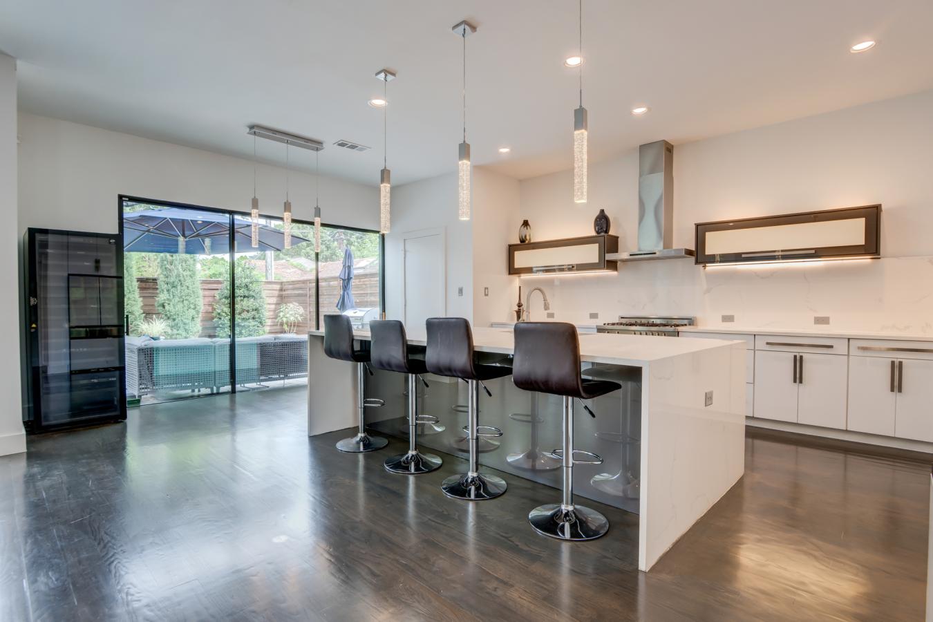 Dallas, Dallas, 75206, United States, 4 Bedrooms Bedrooms, ,3 BathroomsBathrooms,Residential,For Sale,1907932