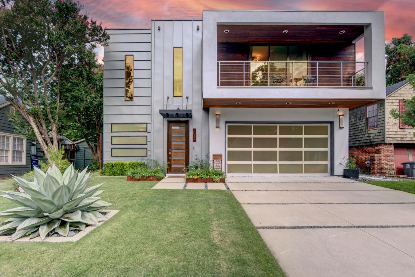 Dallas, Dallas, 75206, United States, 4 Bedrooms Bedrooms, ,3 BathroomsBathrooms,Residential,For Sale,1907932
