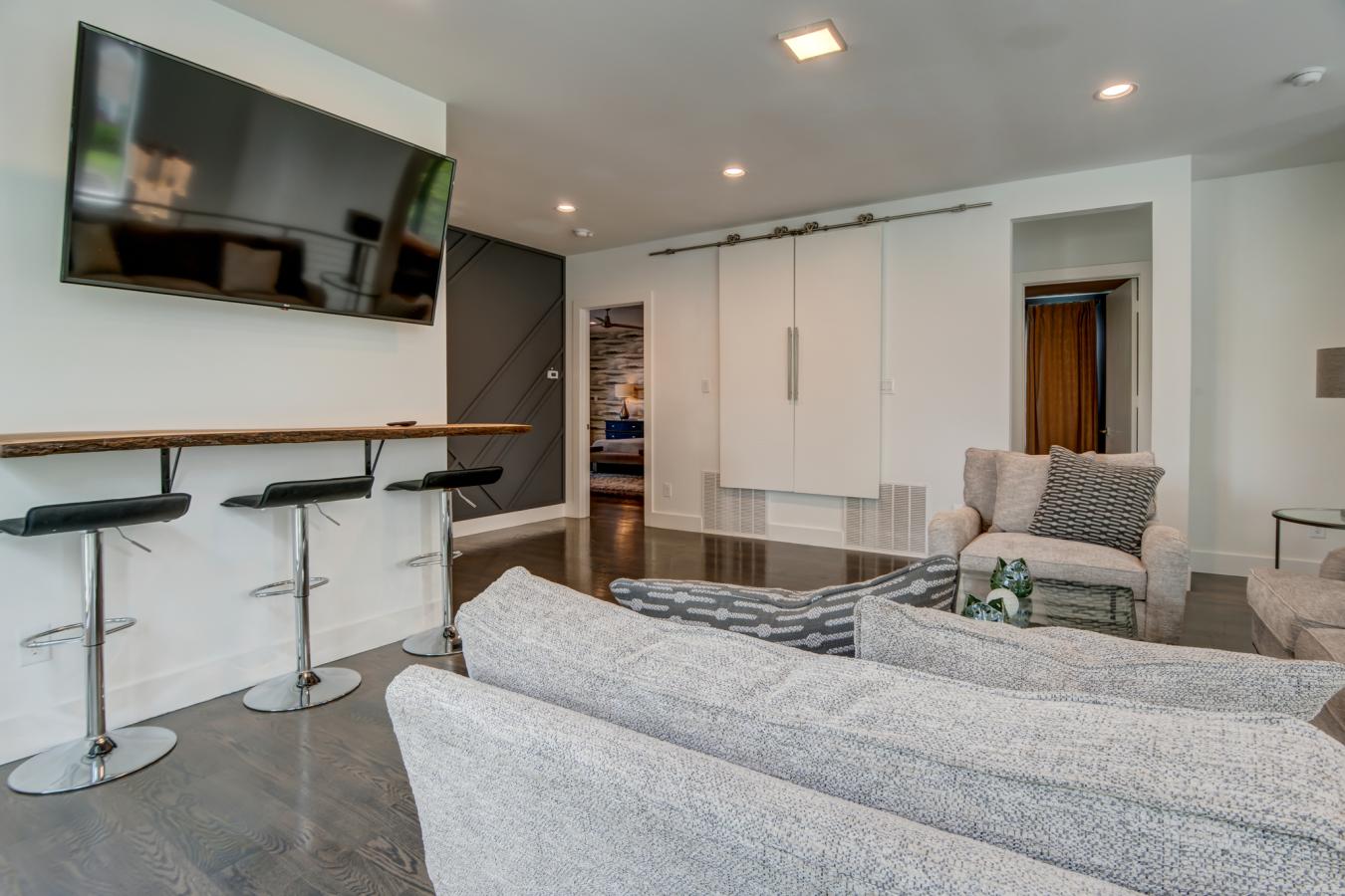 Dallas, Dallas, 75206, United States, 4 Bedrooms Bedrooms, ,3 BathroomsBathrooms,Residential,For Sale,1907932