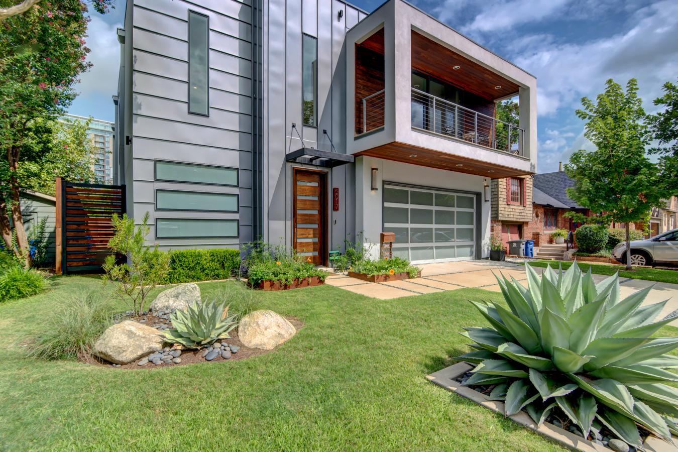 Dallas, Dallas, 75206, United States, 4 Bedrooms Bedrooms, ,3 BathroomsBathrooms,Residential,For Sale,1907932