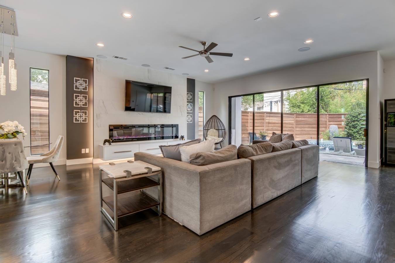 Dallas, Dallas, 75206, United States, 4 Bedrooms Bedrooms, ,3 BathroomsBathrooms,Residential,For Sale,1907932