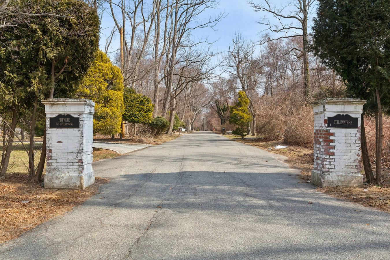 St. James, New York, 11780, United States, 5 Bedrooms Bedrooms, ,4 BathroomsBathrooms,Residential,For Sale,1907927