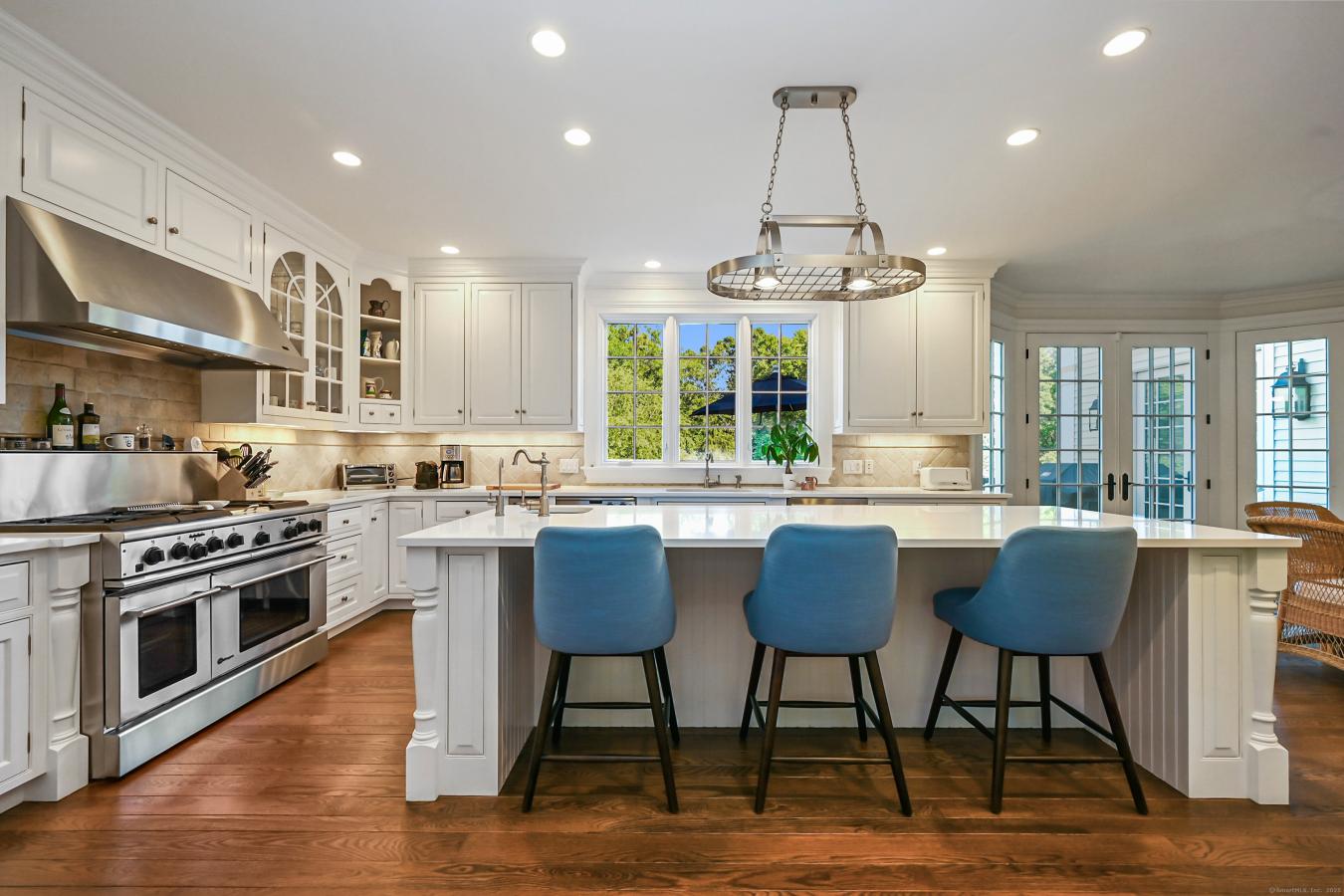 Fairfield, Connecticut, 06880, United States, 6 Bedrooms Bedrooms, ,8 BathroomsBathrooms,Residential,For Sale,1907926