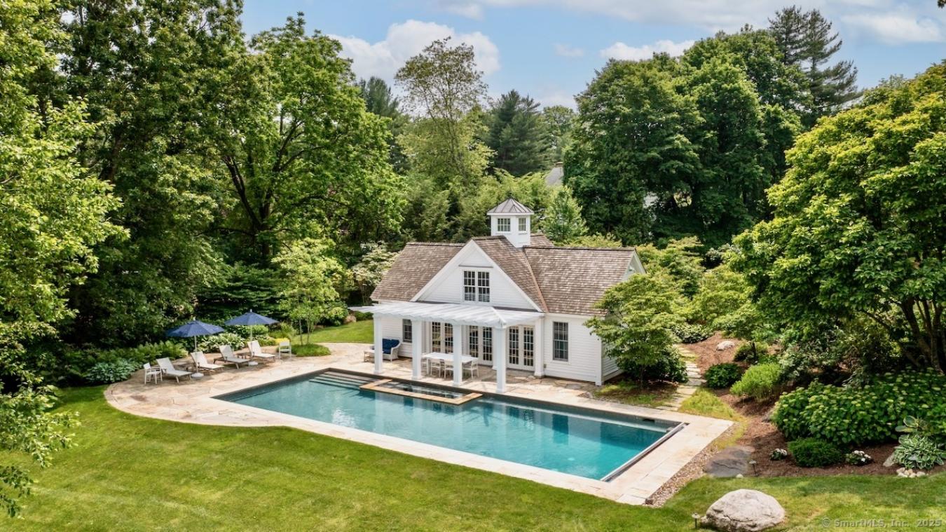 Fairfield, Connecticut, 06880, United States, 6 Bedrooms Bedrooms, ,8 BathroomsBathrooms,Residential,For Sale,1907926