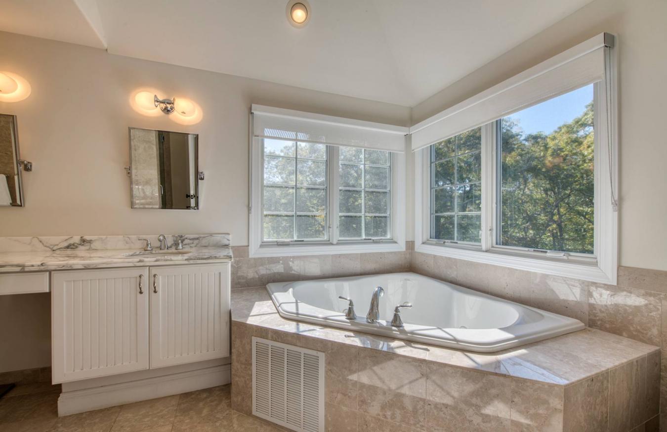Southampton, New York, 11968, United States, 6 Bedrooms Bedrooms, ,5 BathroomsBathrooms,Residential,For Sale,1907925
