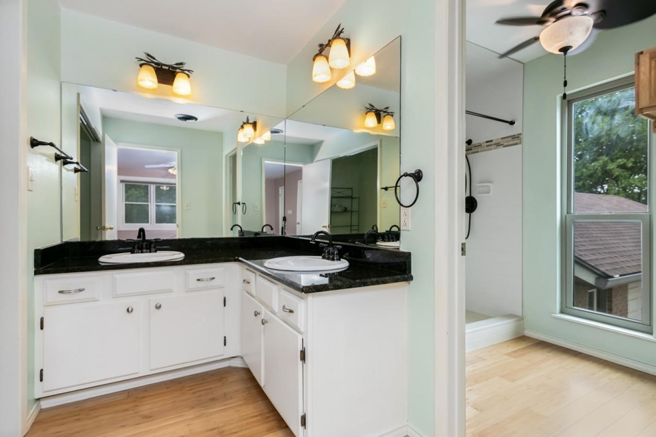 Fredericksburg, Gillespie, 78624, United States, 4 Bedrooms Bedrooms, ,3 BathroomsBathrooms,Residential,For Sale,1907917