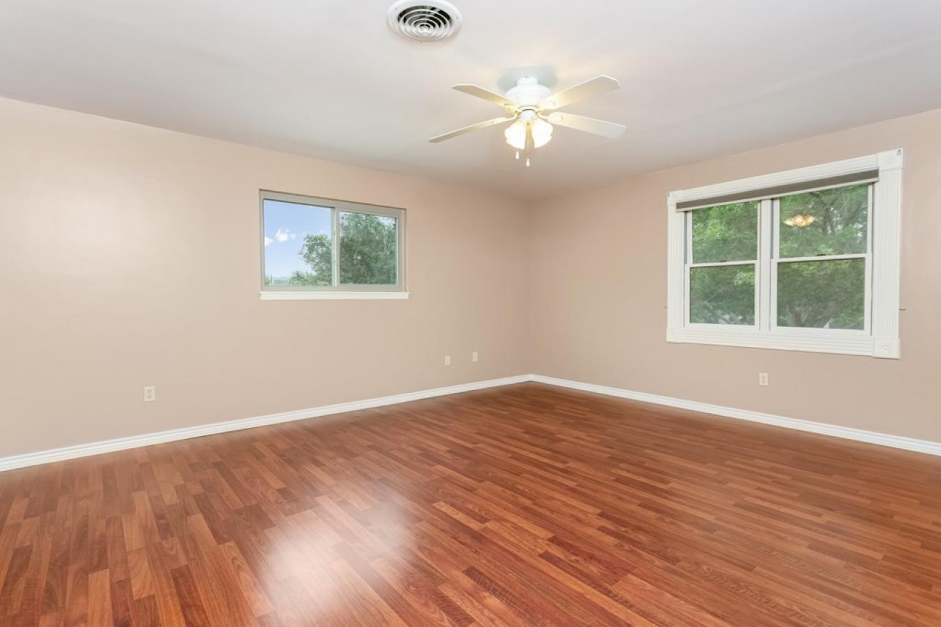 Fredericksburg, Gillespie, 78624, United States, 4 Bedrooms Bedrooms, ,3 BathroomsBathrooms,Residential,For Sale,1907917