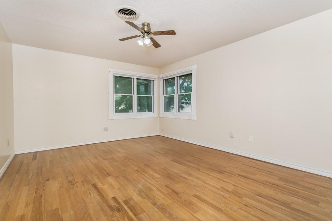 Fredericksburg, Gillespie, 78624, United States, 4 Bedrooms Bedrooms, ,3 BathroomsBathrooms,Residential,For Sale,1907917