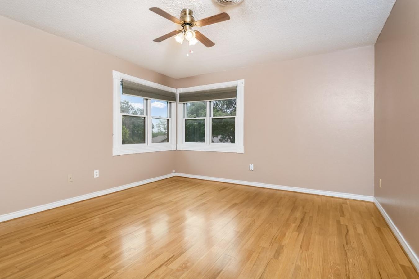 Fredericksburg, Gillespie, 78624, United States, 4 Bedrooms Bedrooms, ,3 BathroomsBathrooms,Residential,For Sale,1907917