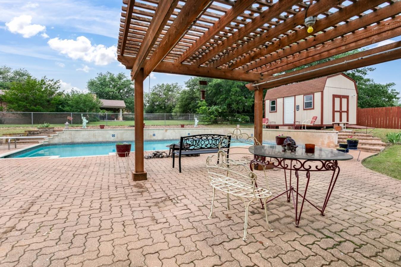 Fredericksburg, Gillespie, 78624, United States, 4 Bedrooms Bedrooms, ,3 BathroomsBathrooms,Residential,For Sale,1907917